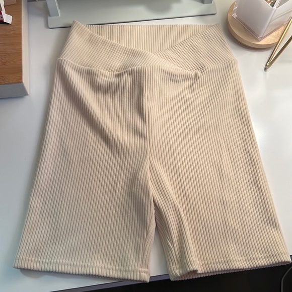Cream, ribbed, biker shorts, soft - Picture 1 of 1